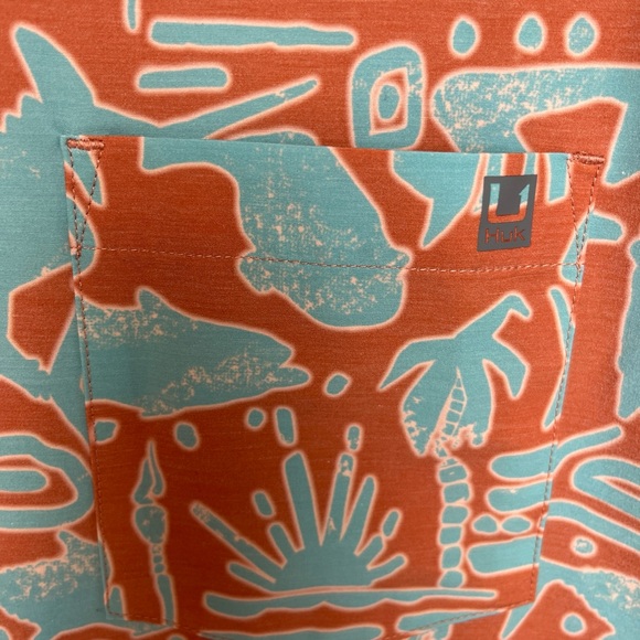 Huk button down shirt Hawaiian size large - Picture 3 of 5